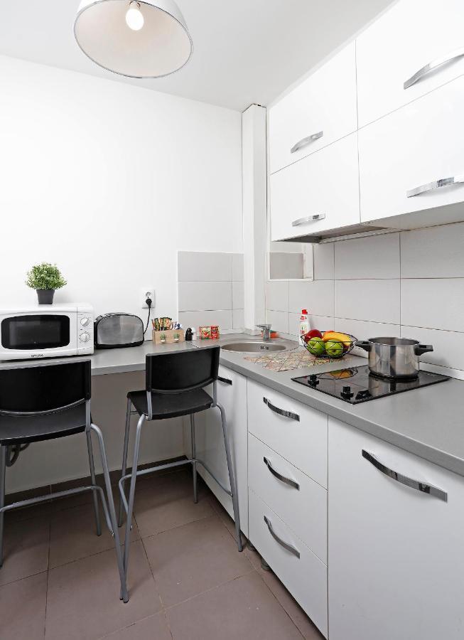 Central Apartment Very Close To Old City Bucureşti Ngoại thất bức ảnh