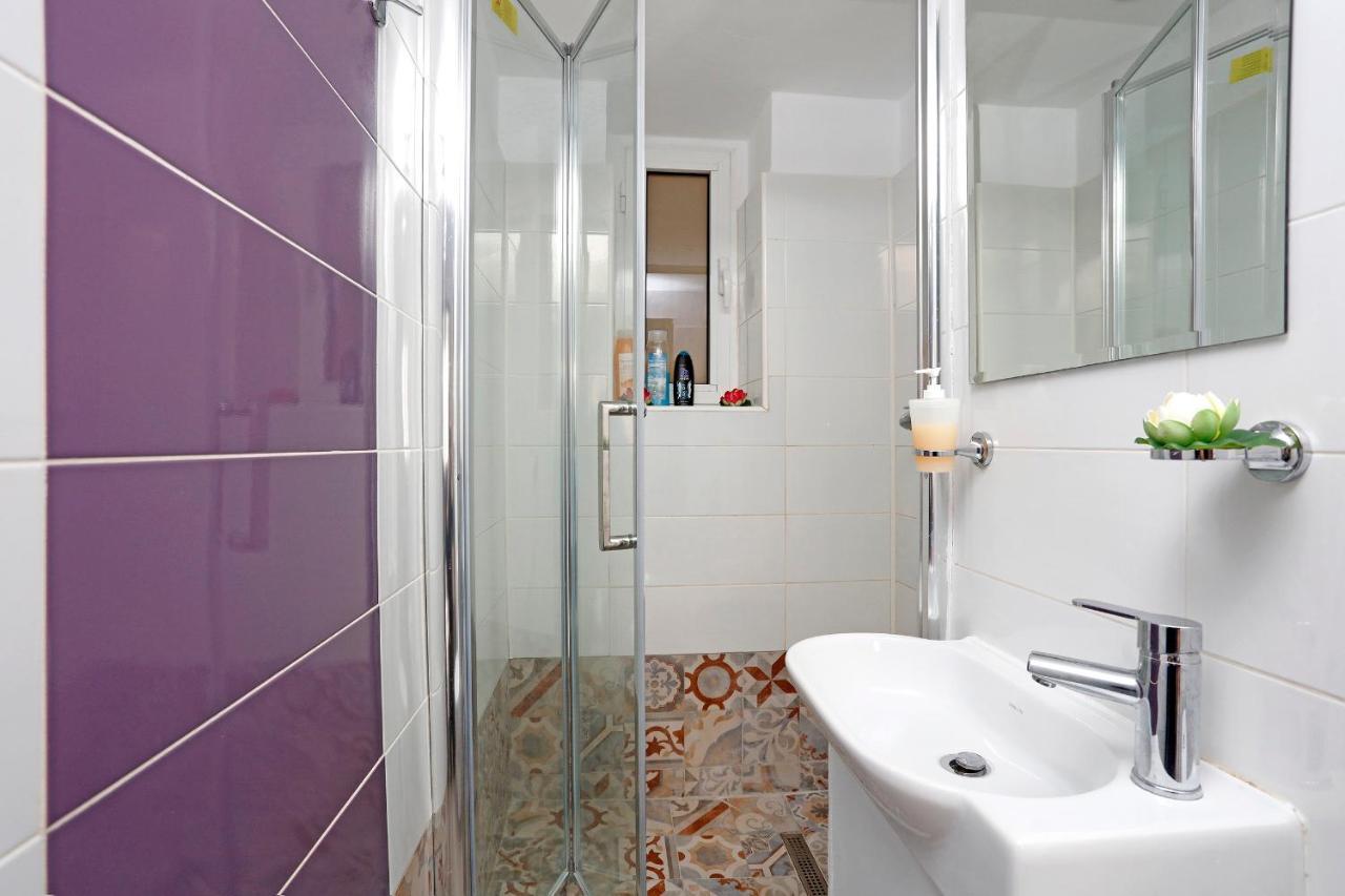 Central Apartment Very Close To Old City Bucureşti Ngoại thất bức ảnh