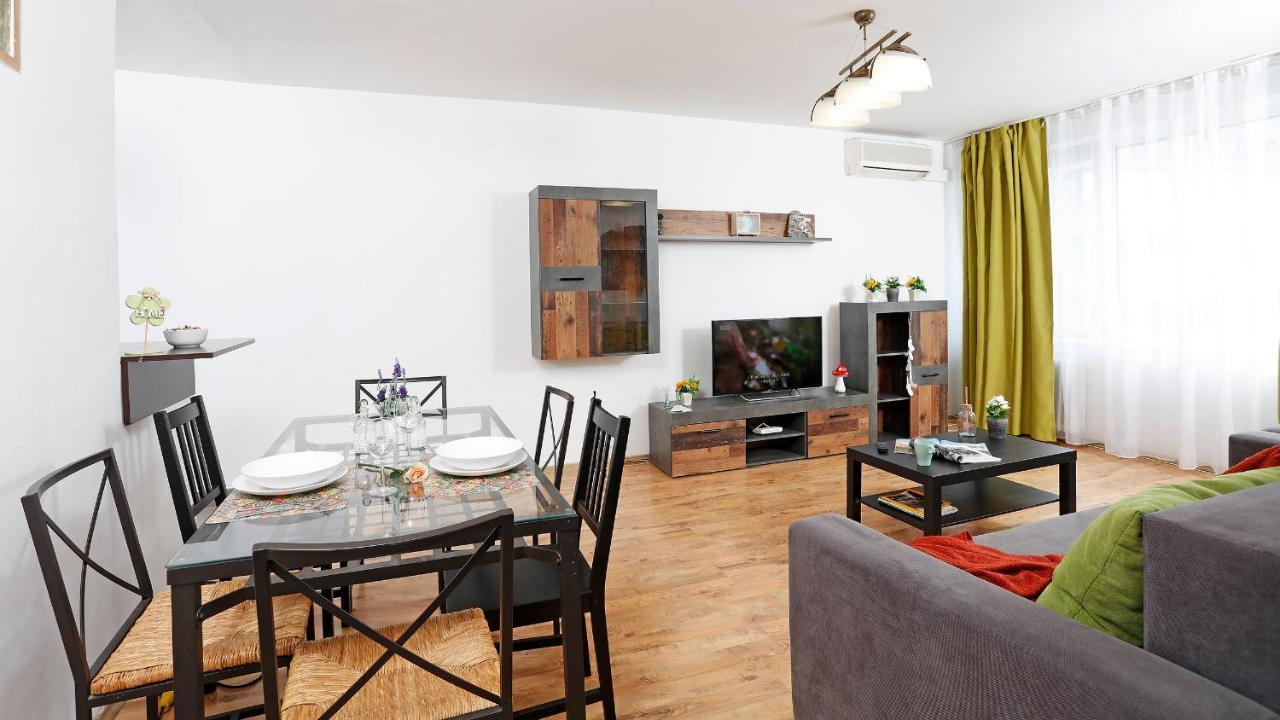 Central Apartment Very Close To Old City Bucureşti Ngoại thất bức ảnh